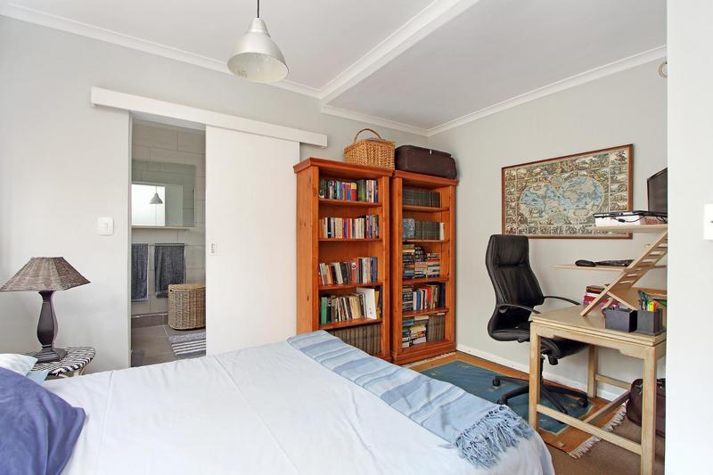 To Let 2 Bedroom Property for Rent in Green Point Western Cape